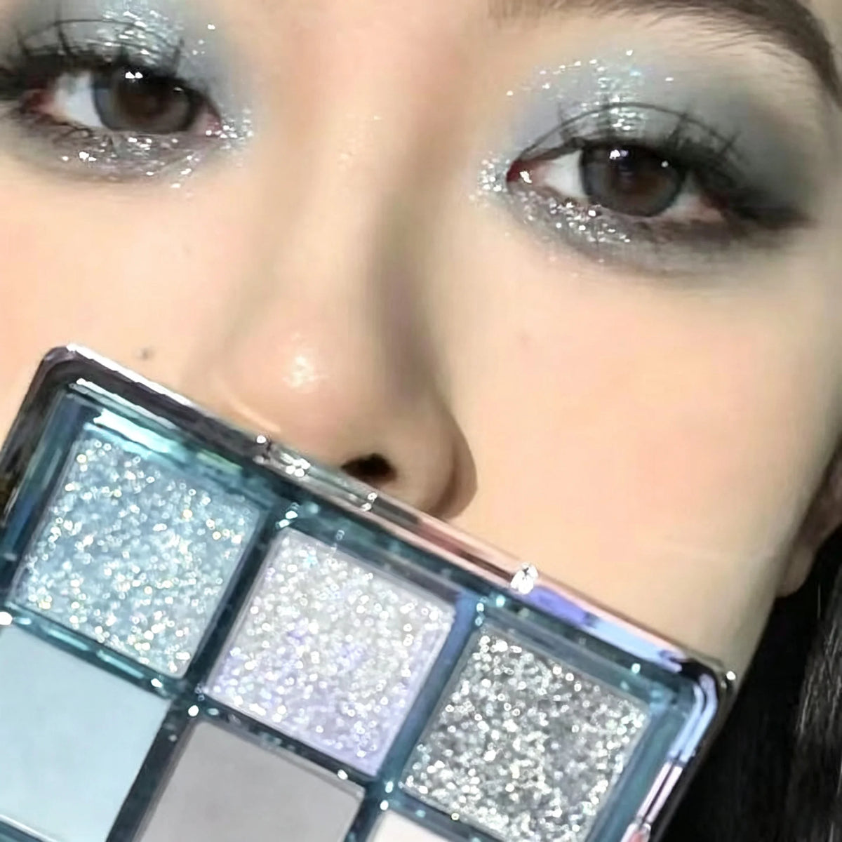 JUJU Dream Shimmer Glitter Eyeshadow Palette – Ice Blue Pigment Eyeshadow Palette HIP