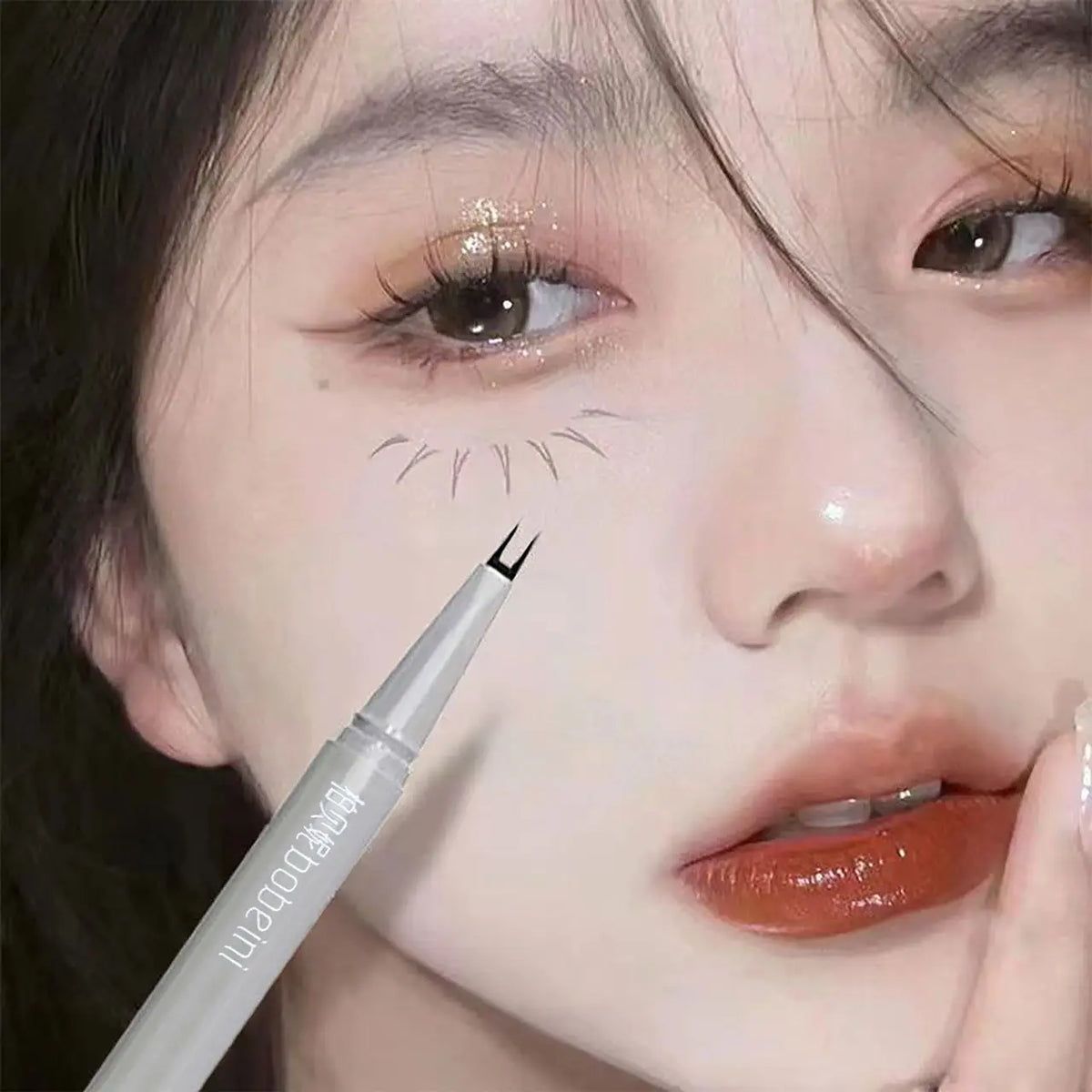 Double-Claw Liquid Eyeliner Pen – Waterproof & Smudge-Proof Liquid Eyeliner Pen HIP