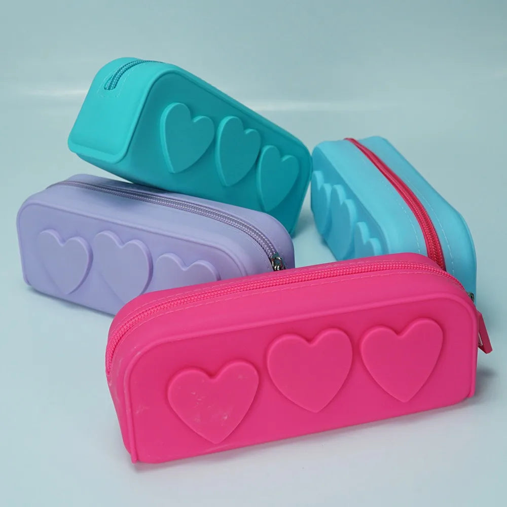 Heart Silicone Zip Bag – Reusable Makeup Brush Holder Silicone Cosmetic Bag HIP