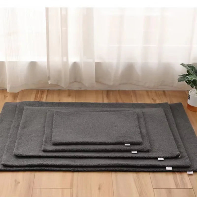 Self-Heating Pet Mat – Warming Blanket for Dogs & Cats Self-Heating Pet Mat HIP black XXL 120X75CM