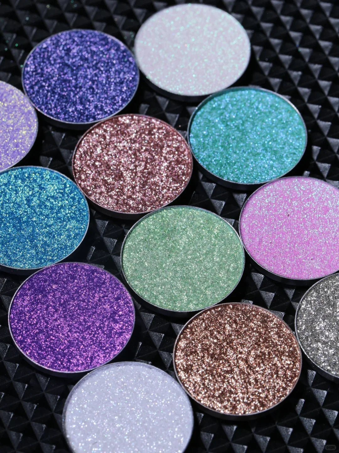 DE'LANCI Chameleon Single Eyeshadow – Matte & Shimmer Shades Single Eyeshadow Pan HIP