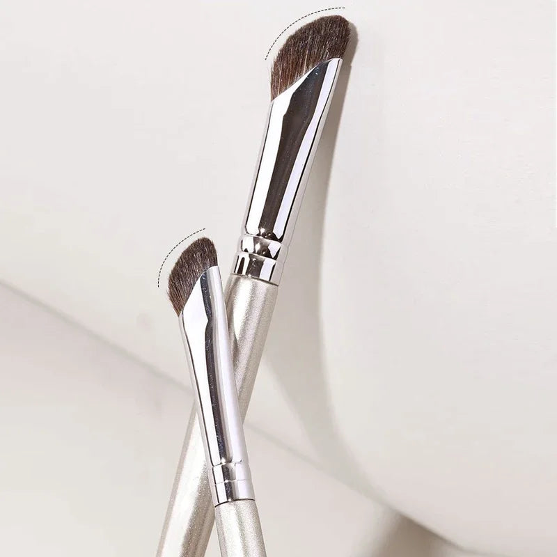 Angled Nose Contour Brush – Horsehair Smudge & Shadow Nose Contour Brush HIP