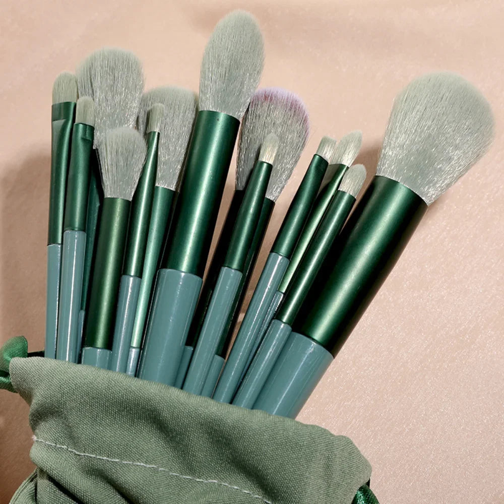 13-Piece Makeup Brush Set with Bag – Eyeshadow & Blush Makeup Brush Set HIP C505-Green velvetbag