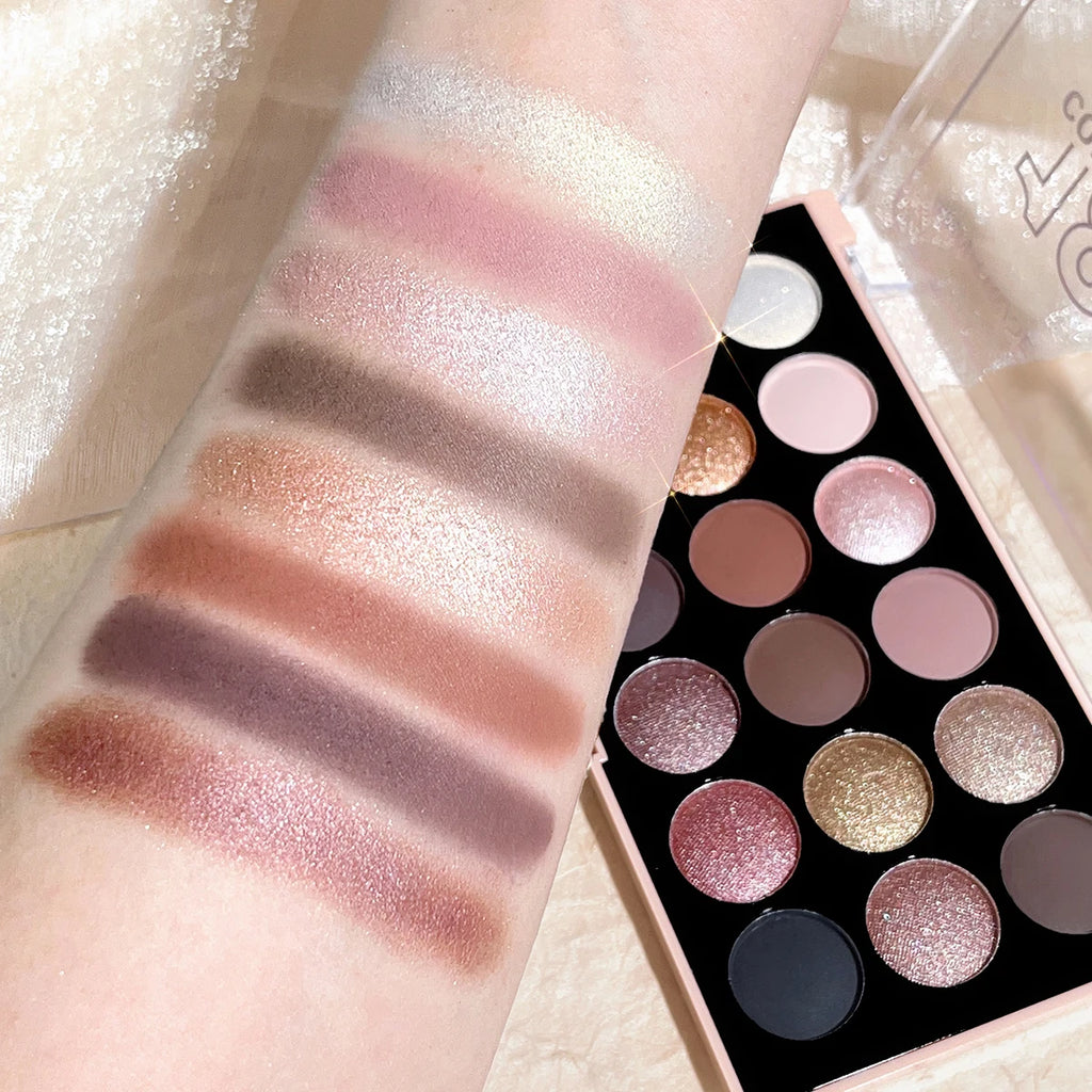 18-Color Eyeshadow Palette – Matte, Shimmer & Glitter Eyeshadow Palette HIP