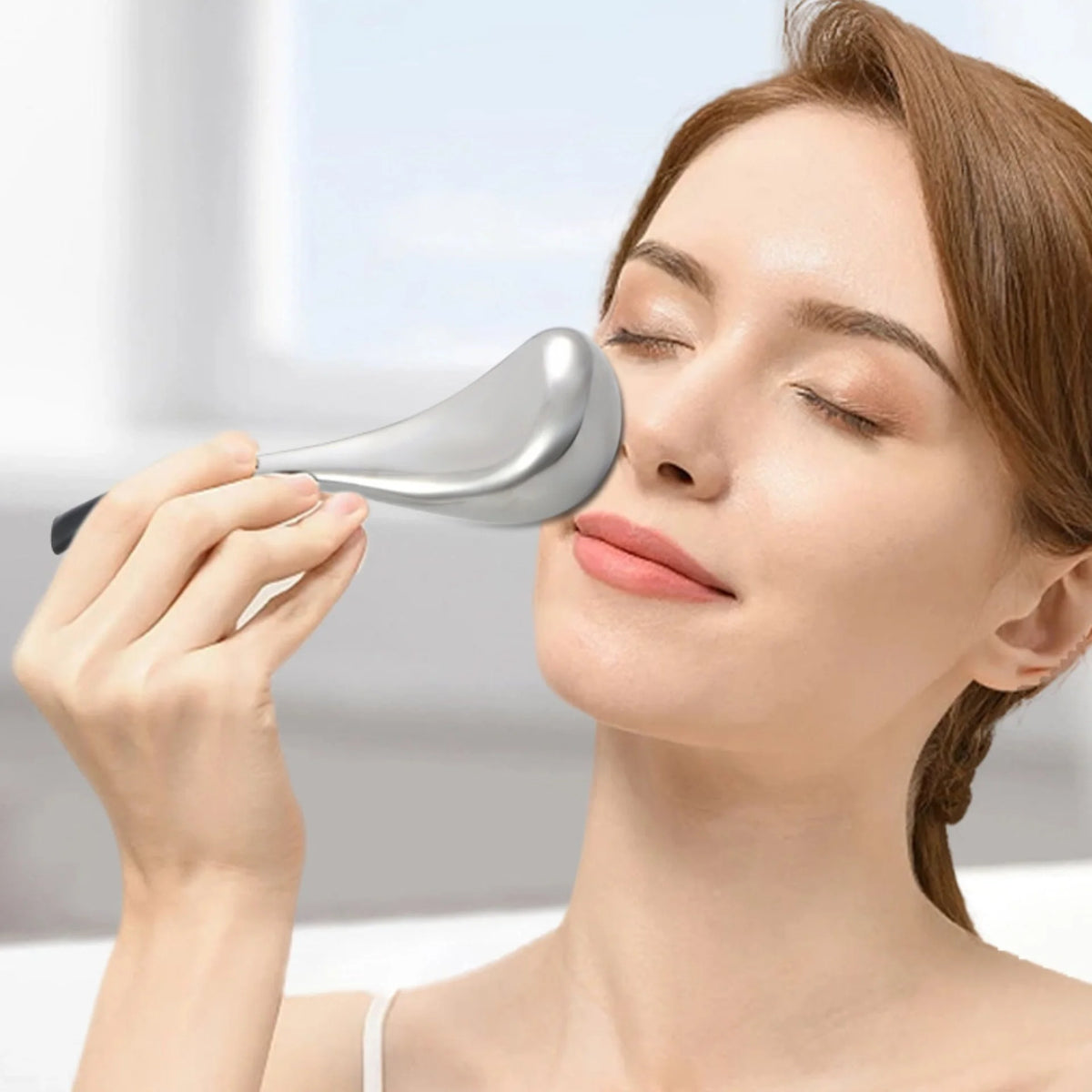Ice Globes Facial Skin Care Tool for Face and Eyes Stainless Steel Beauty Cryo Sticks for Women Cooling Spa Globes Cold Roller HIP