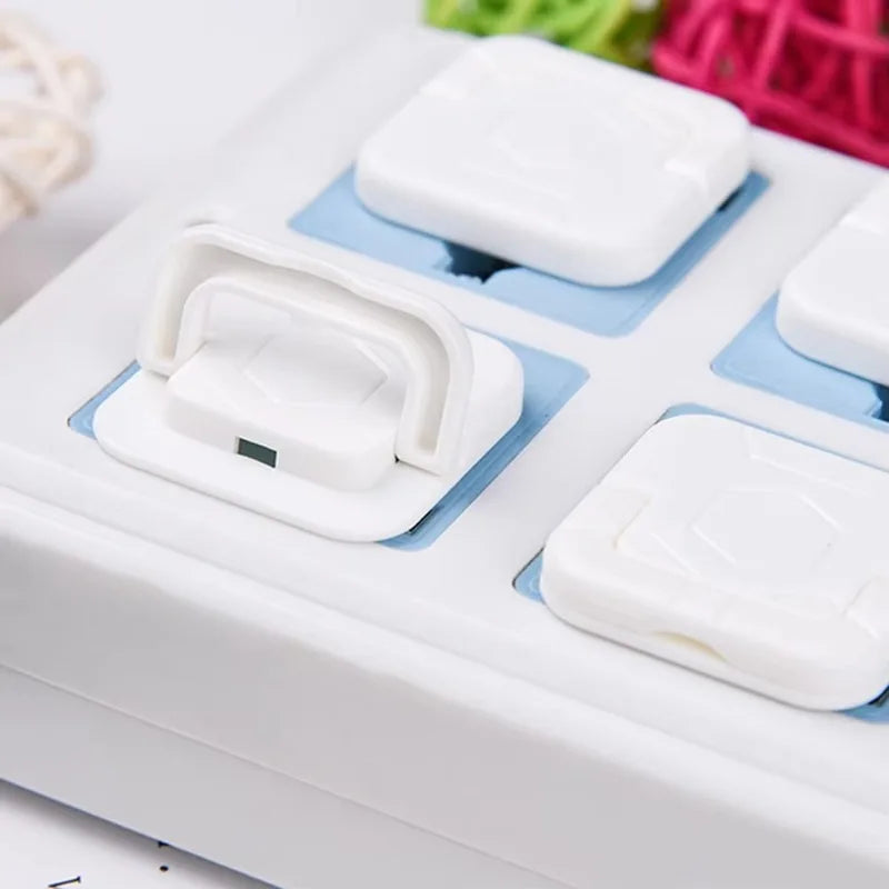 Outlet Covers White Protective Sleeve 3-Hole Sockets 10/20 Pack Outlet Safety Cover HIP