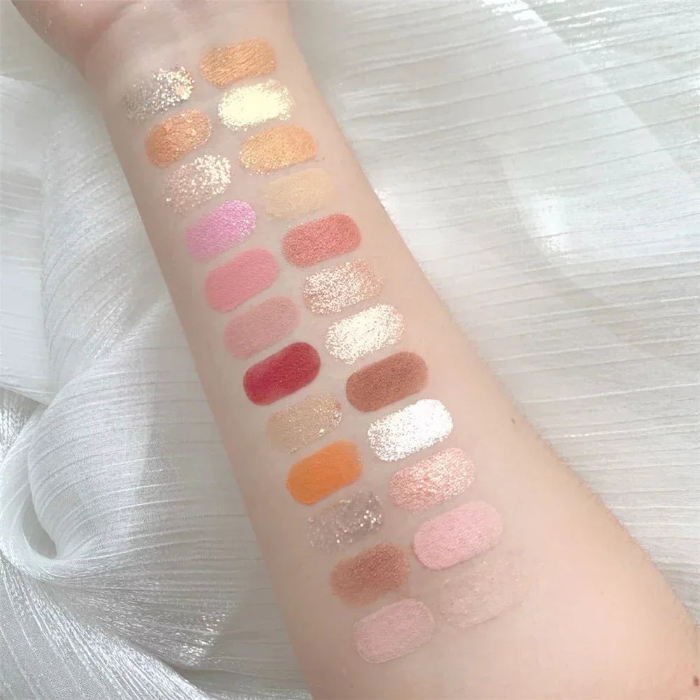 24 Colors Strawberry Girl Eyeshadow Palette Glitter Pearlescent Eyeshadow Waterproof Eye Pigment Plate Makeup Female Cosmetics HIP