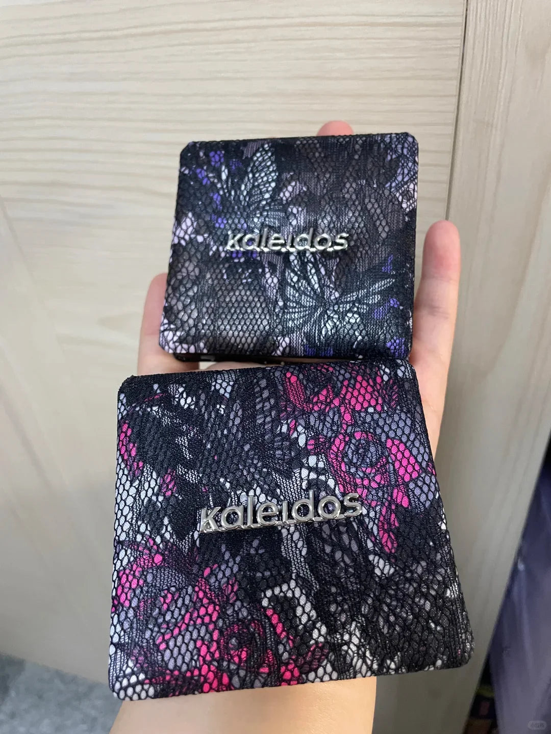 Kaleidos 4-Color Eyeshadow Palette – Smoky, Shimmer & Matte Eyeshadow Palette HIP