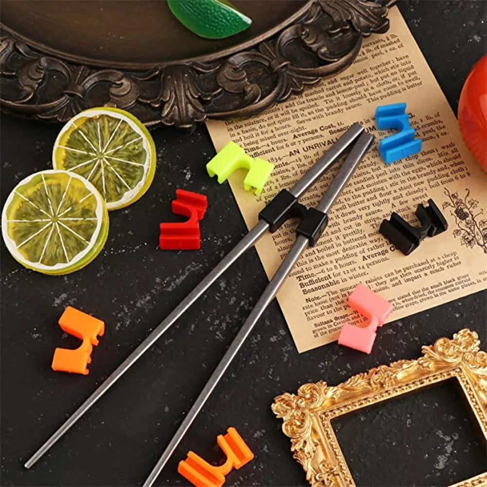 5Pcs Plastic chopsticks clip Chopsticks Aid Training Covers Chopstick Holders Chopstick Clamps Sushi Chopsticks Kitchen Tools HIP